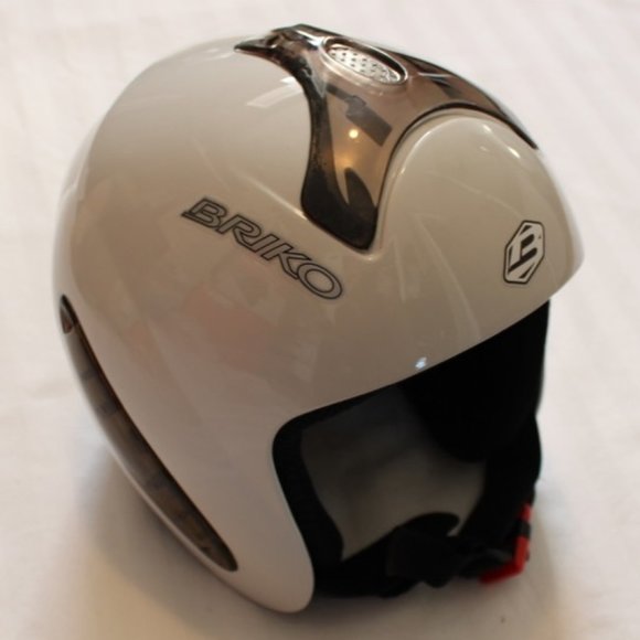 White Helmet - Picture 6 of 11